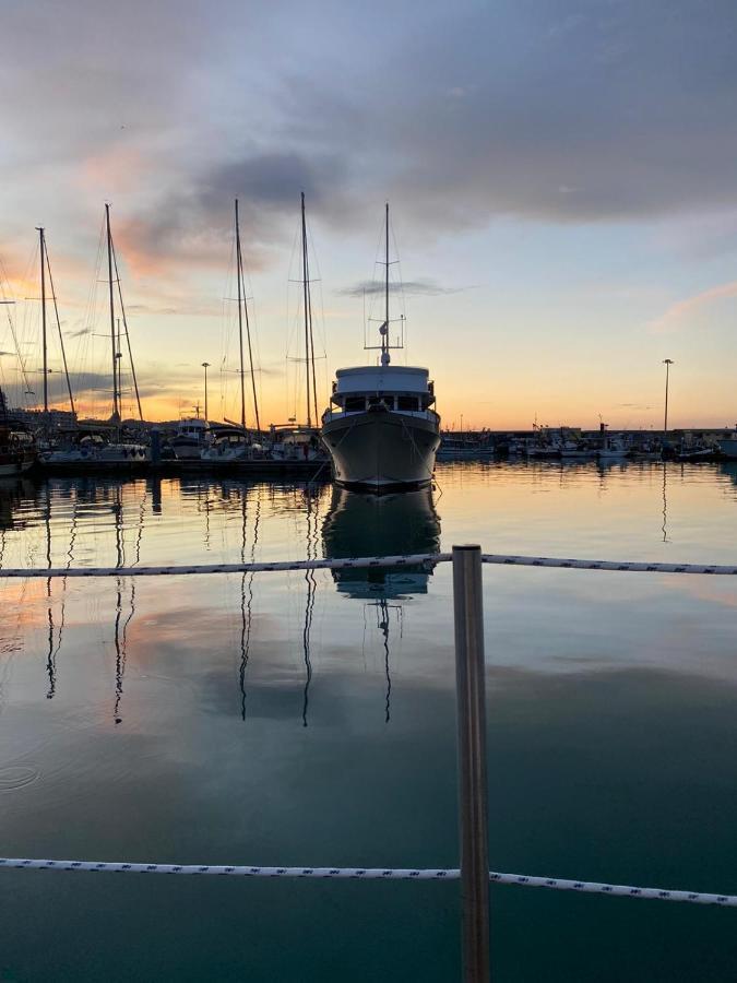 Aqua Resort Giulianova - Houseboat Experience ภายนอก รูปภาพ