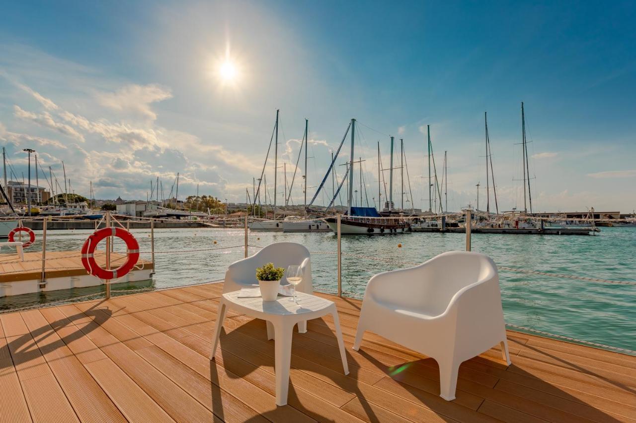 Aqua Resort Giulianova - Houseboat Experience ภายนอก รูปภาพ
