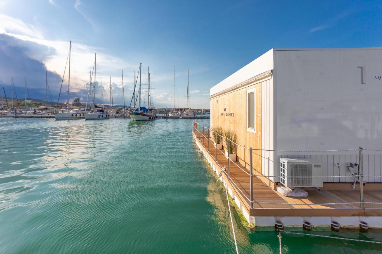 Aqua Resort Giulianova - Houseboat Experience ภายนอก รูปภาพ