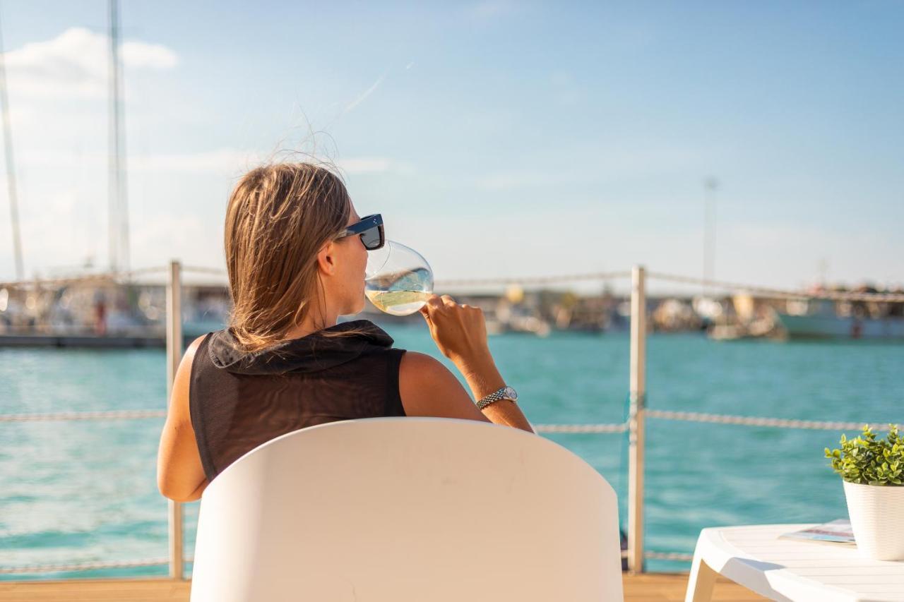 Aqua Resort Giulianova - Houseboat Experience ภายนอก รูปภาพ