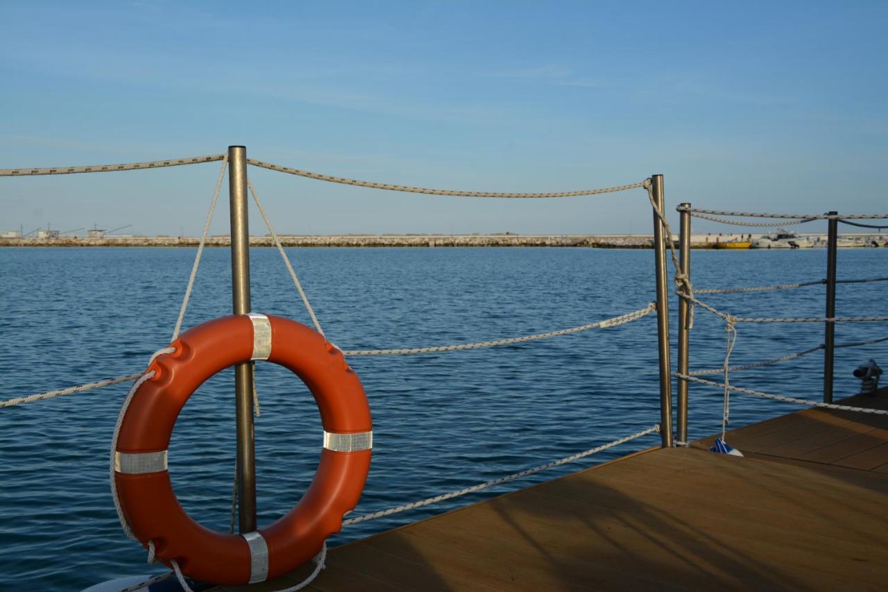 Aqua Resort Giulianova - Houseboat Experience ภายนอก รูปภาพ